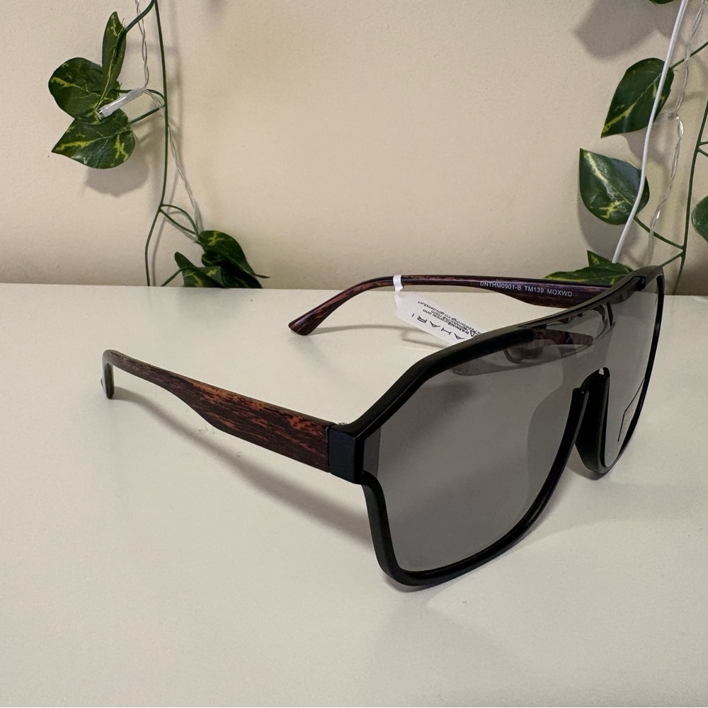 Tahari Black Frame Mirrored Silver Lens Sunglasses - Picture 2 of 6